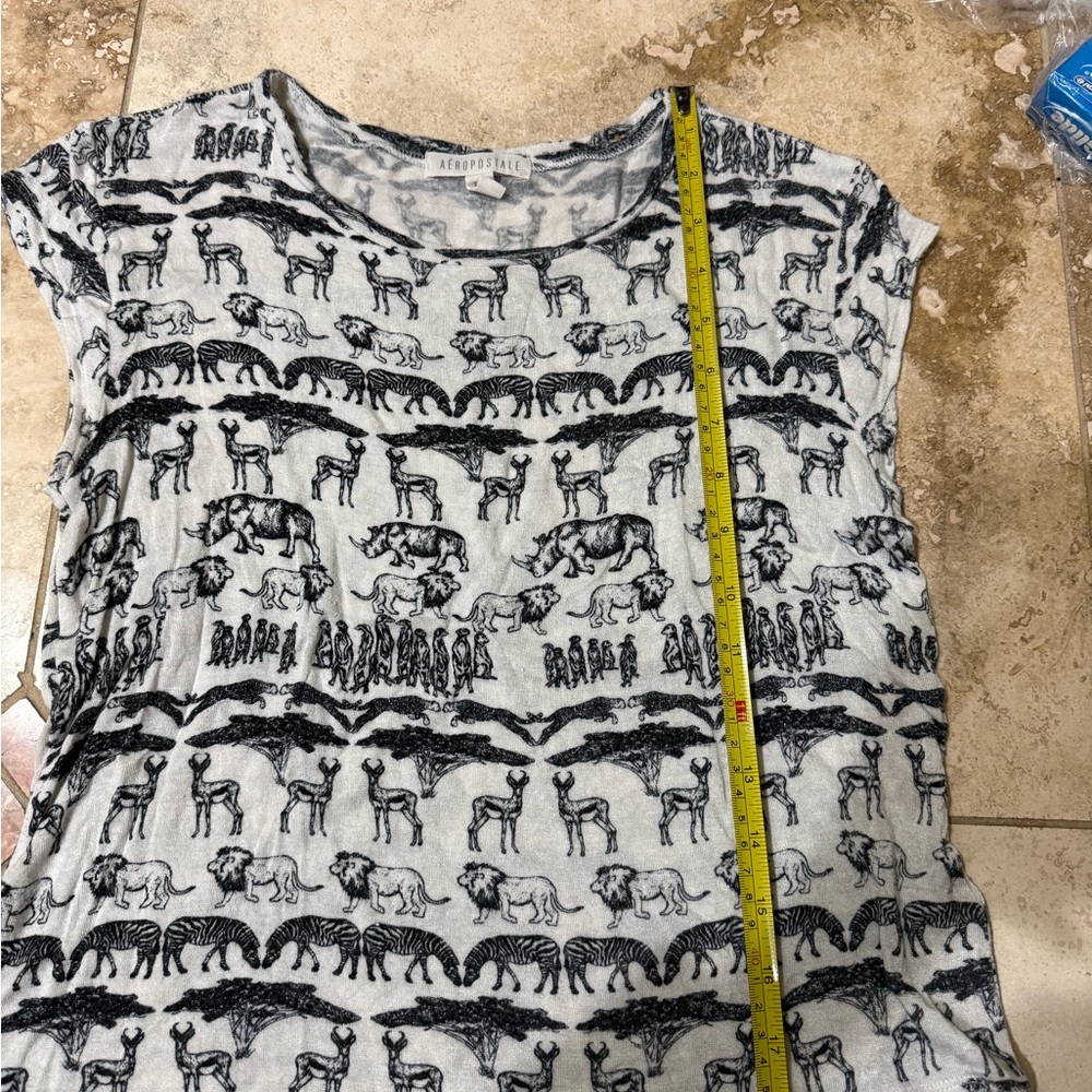 Cute Aeropostale black and white Animal Print Top